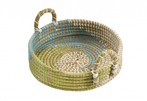 Tablett aus Seegras mit farbigen Kunststoffband umwickelt