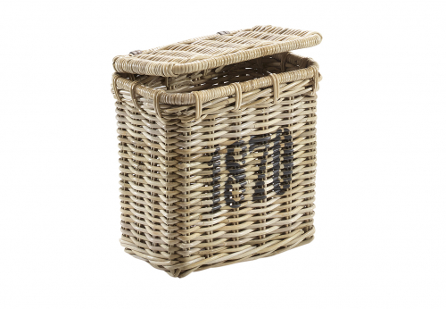 Universalkorb mit Klappdeckel und Aufschrift 1870 aus Rattan Kubu-Grey