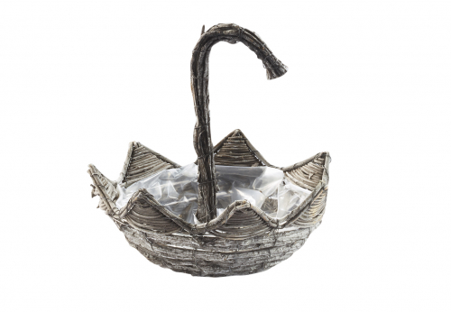 Regenschirm bepflanzbar aus grauer Rinde mit Folie ausgeschlagen