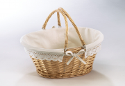 Weidenkorb oval mit Klapphenkeln inklusive textil mit H�kelborte
