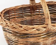 Einkaufskorb aus ungesch�lter und gekochter Weide oval mit Henkelgriff