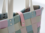 Shopper CANDY SMALL aus PE mit PU Henkeln und Verschluss