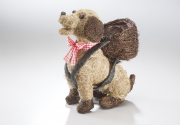 Deko-Hund mit Korb zum Bepflanzen mit Folie ausgeschlagen