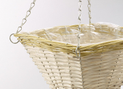 Blumenampel aus Weide wei� eckig spitz mit curryfarbenem Rand aus Polyrattan