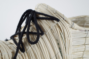 Deko-Schuh  aus wei�em Rattan mit Pflanz�ffnung