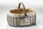 Deko-Korb oval aus Weide grey-washed mit Textil ausgeschlagen