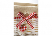 Regalkorb Weide wei� Textileinsatz mit Rot Wei� Karo Bord�re Herz S/3