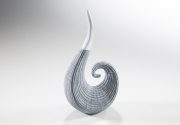Deko-Skulptur schneckenf�rmig aus Keramik grau-wei�