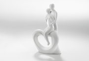 Dekoskulptur Liebespaar mit Herz Keramik matt-wei� 33 cm